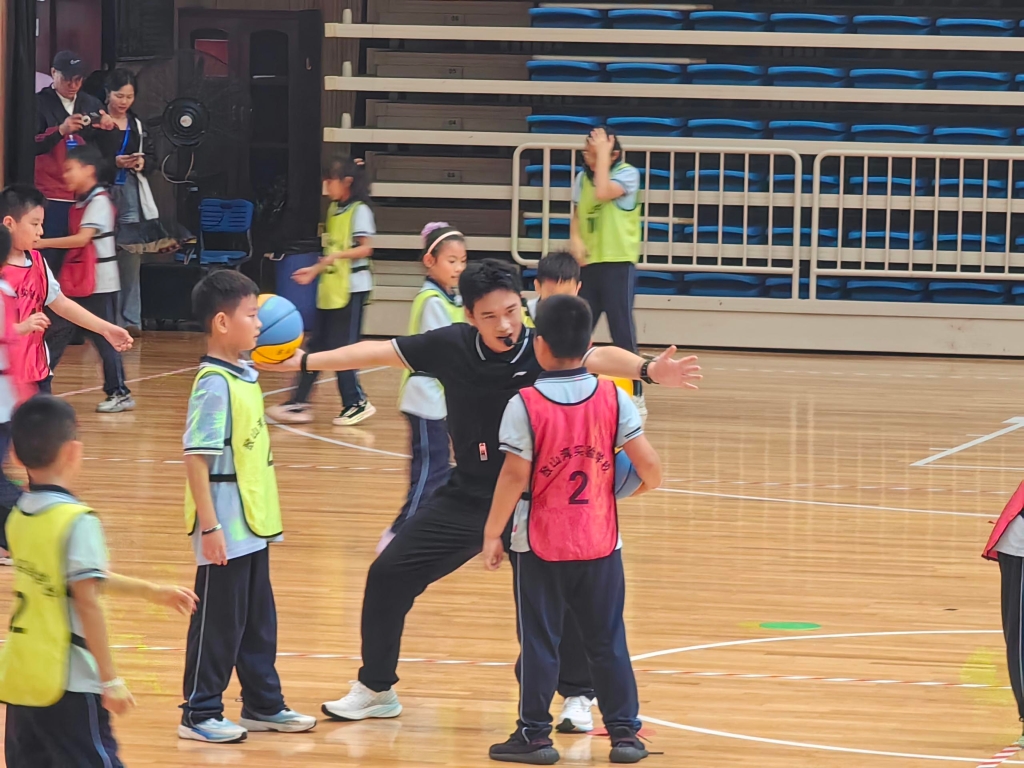 敔山湾实验学校杨子铭老师创新体育课堂亮相全国舞台