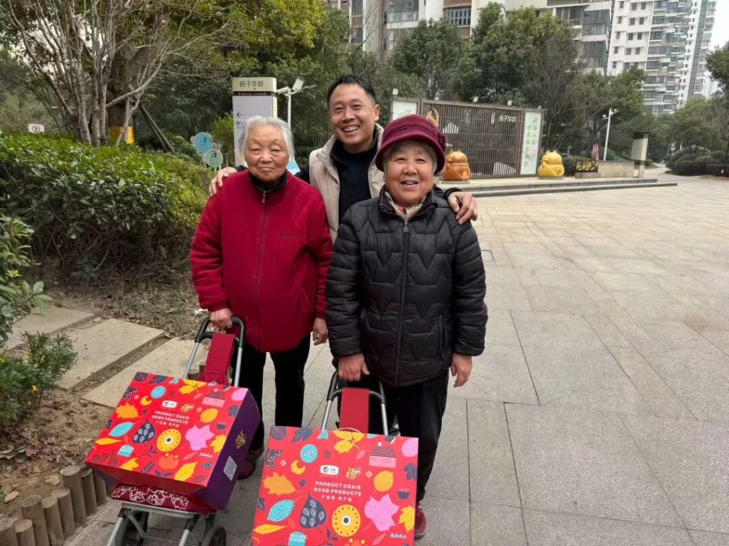 新春慰问送温暖 年味渐浓情更浓 —— 市军休中心开展新春慰问活动