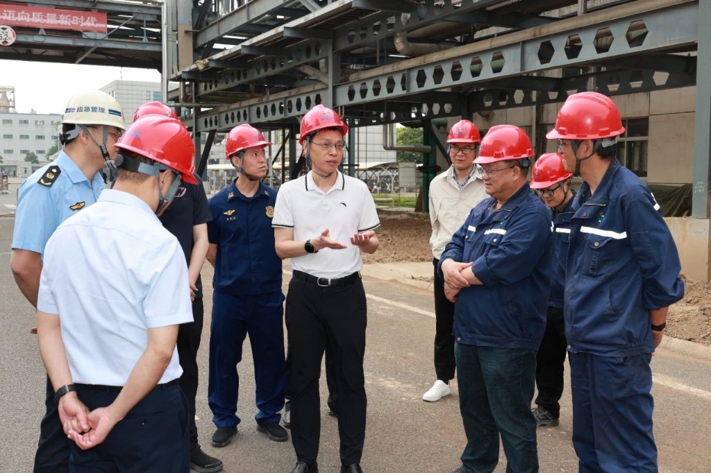 市委常委、常务副市长张韶峰检查节日期间化工企业安全生产工作