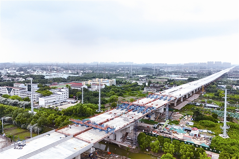 项目建设加速冲刺