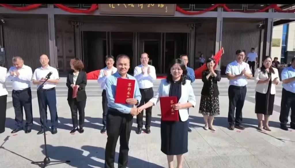 万里援疆万里情