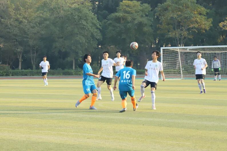 江阴市“暨阳杯”第十一届中小学足球联赛高中男子组小组赛火热开赛